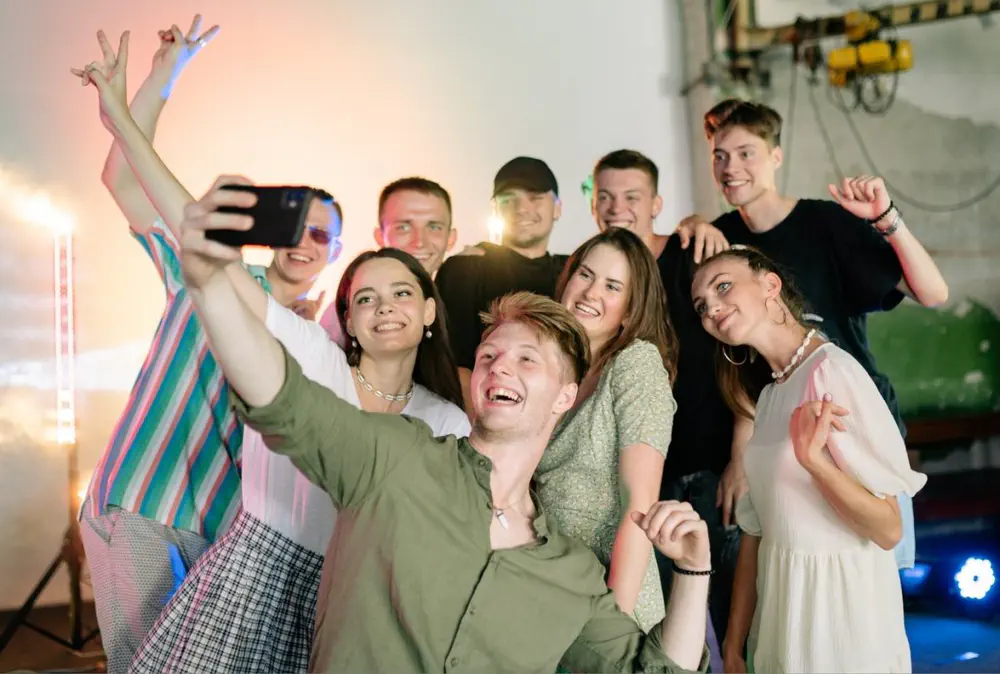 Půjčka pro mladé do 26 let aneb dluh hned na startu života